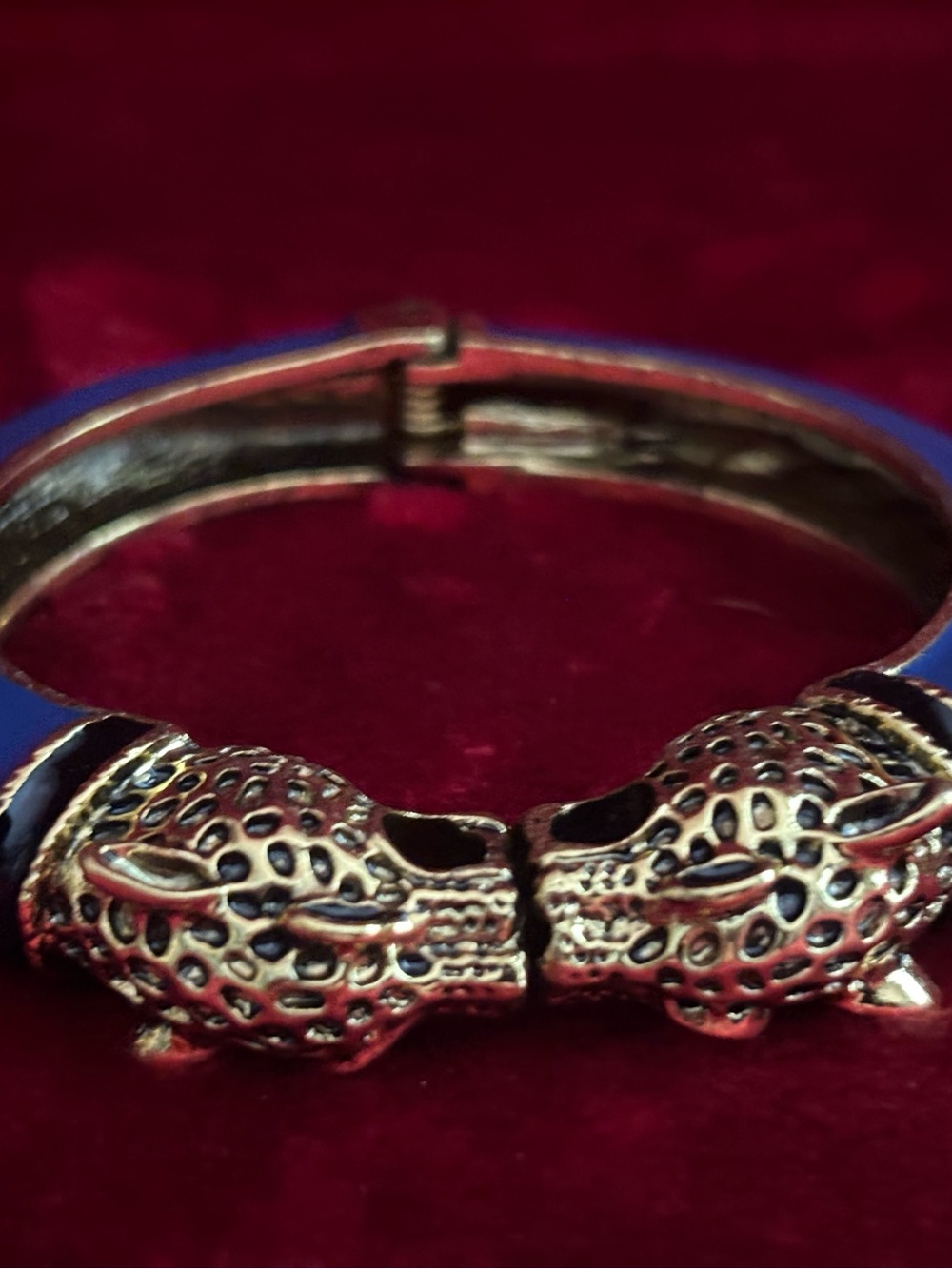 Gold Toned Leopard Head Hinged Bangle Bracelet - Women Jewelry